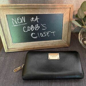 Michael Kors Travel Continental Wallet